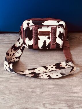 Wrangler Brown and Cream Cowhide Print Crossbody Bag